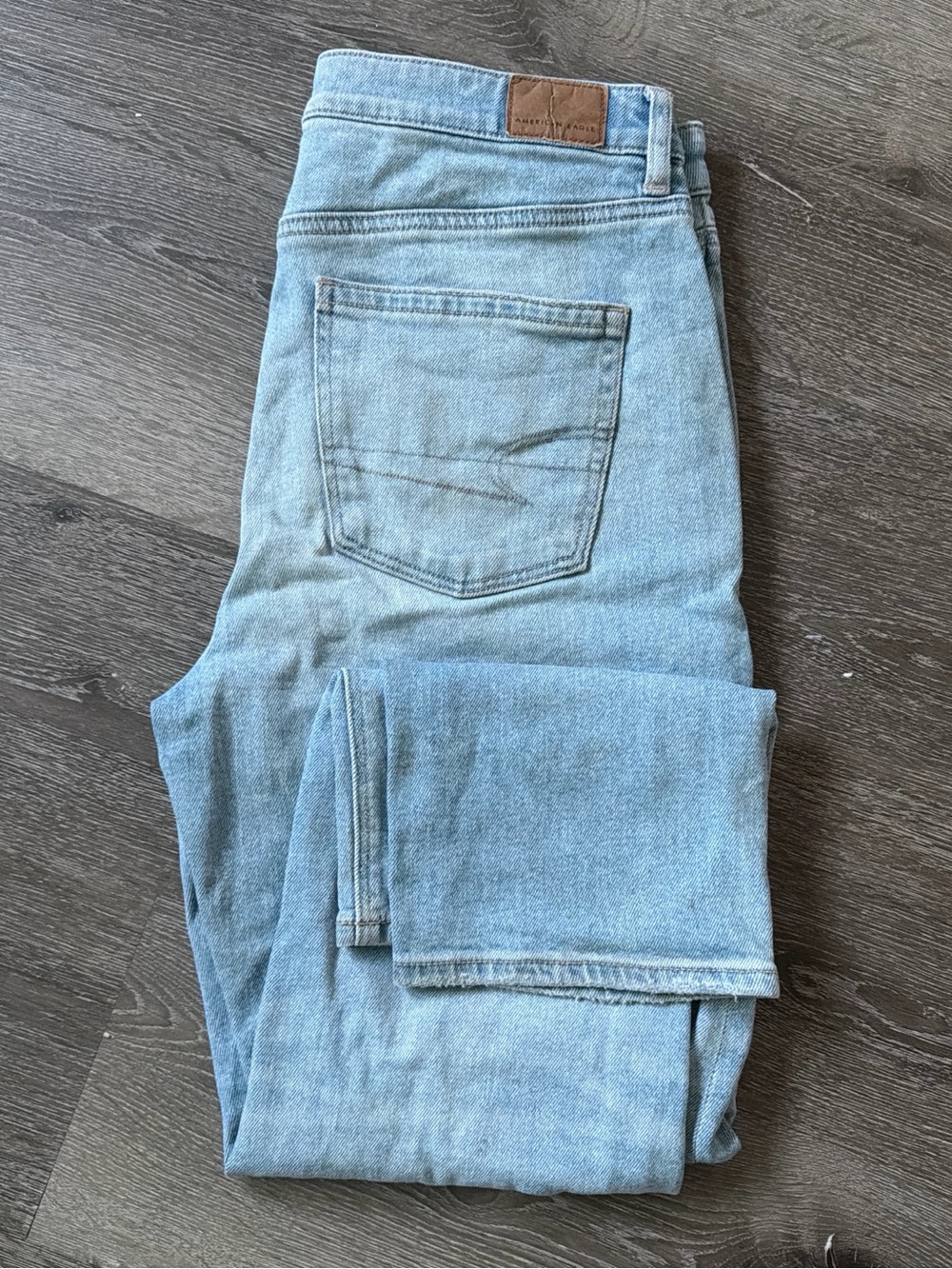 American Eagle Light Blue Denim Jeans with Metal Button Detail - Picture 2 of 6